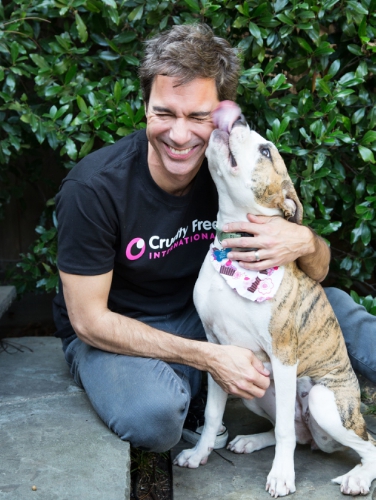 Eric McCormack & Penny for the Cruelty Free International shelter dogs campaign (PRNewsFoto/Cruelty Free International)
